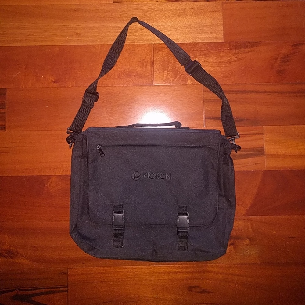 FINAL SALE Messenger bag